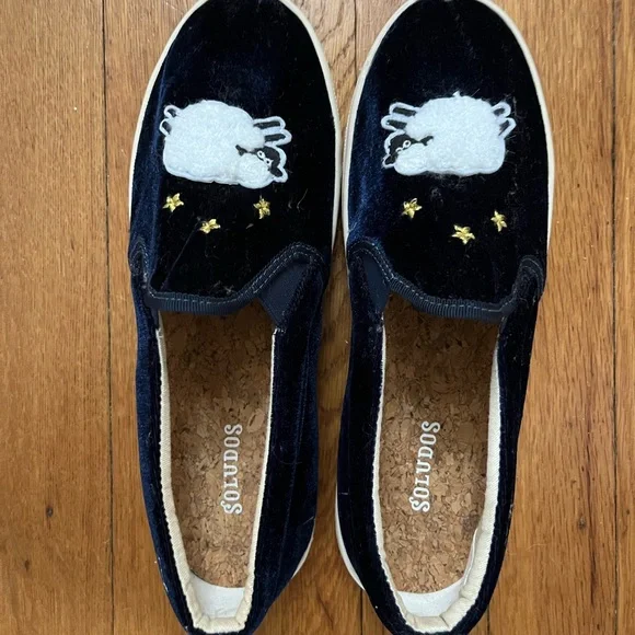 Soludos Navy Velvet Slip-On Shoes with Sheep Design - Picture 1 of 1